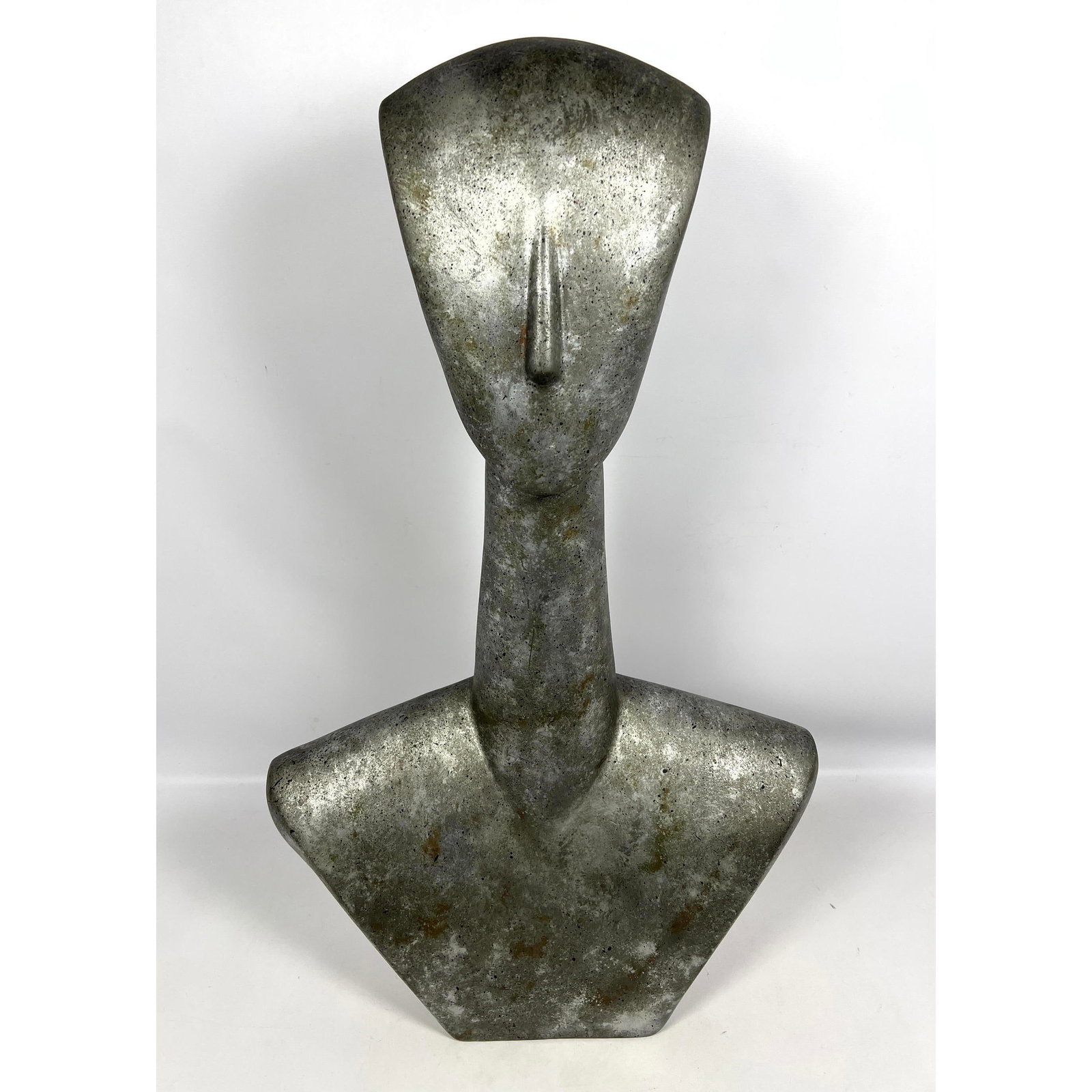 Silver Finish Composite Modernist Head Sculpture. Bust.: Silver Finish Composite Modernist Head Sculpture. Bust. Dimensions: Height: 30.5 inches, Width: 19 inches, Depth: 5 inches. --- - - We offer curbside delivery to NYC, Manhattan, Close Brooklyn, Hoboke