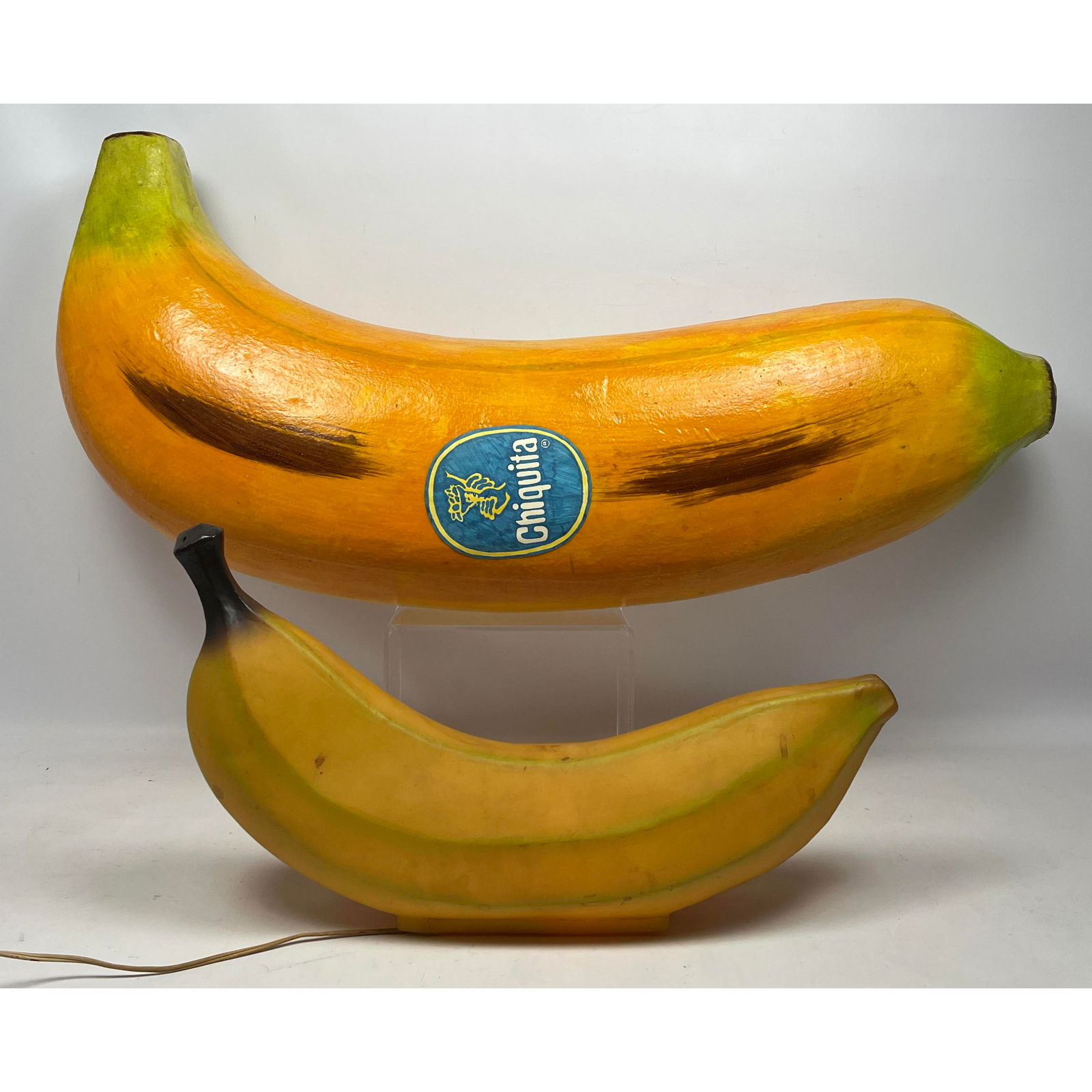 2pc Oversized Banana Lot. Light Up Banana Lamp. Papier Mache Banana.: 2pc Oversized Banana Lot. Light Up Banana Lamp. Papier Mache Banana. Dimensions: Height: 14 inches, Width: 32 inches, Depth: 8 inches. --- US Packing and Shipping charge: In house shipping available.