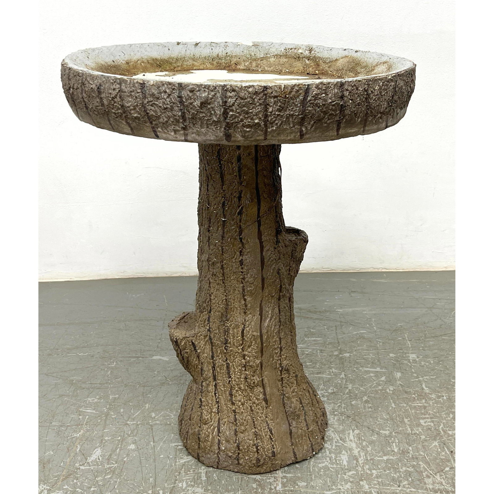 Resin Faux Wood Bird Bath. Outdoor, Patio. Outdoor Garden. (1 of 10)