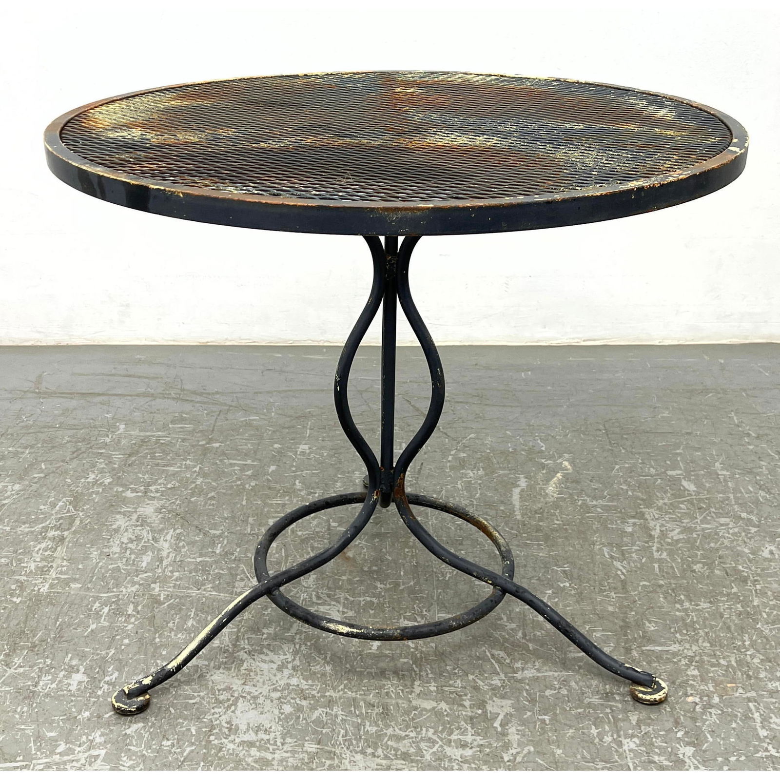 Woodard Sculptura Cafe Dining Table.  Outdoor patio garden (1 of 7)