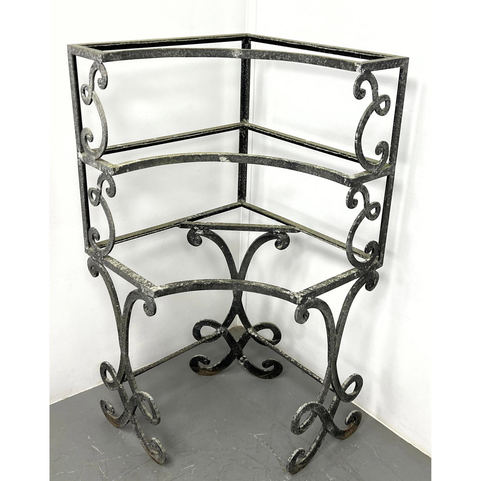 Molla Aluminum Corner Etagere Shelf.: Molla Aluminum Corner Etagere Shelf. Dimensions: Height: 54 inches, Width: 39.5 inches, Depth: 32 inches. --- - - We offer curbside delivery to NYC, Manhattan, Close Brooklyn, Hoboken about a week aft