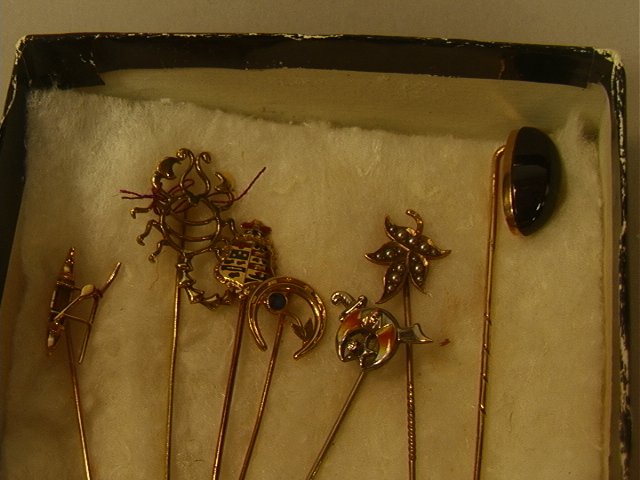 7pcs 14K Gold Stick Pins. Outrigger canoe. Scor: 7pcs 14K Gold Stick Pins. Outrigger canoe. Scorpion. Stone. Horseshoe. Masonic. 2 marked 14k, 1 marked 18k, 4 unmarked.-- Dimensions: --- Weight: 8.2 DWT --- US Shipping charge: $14