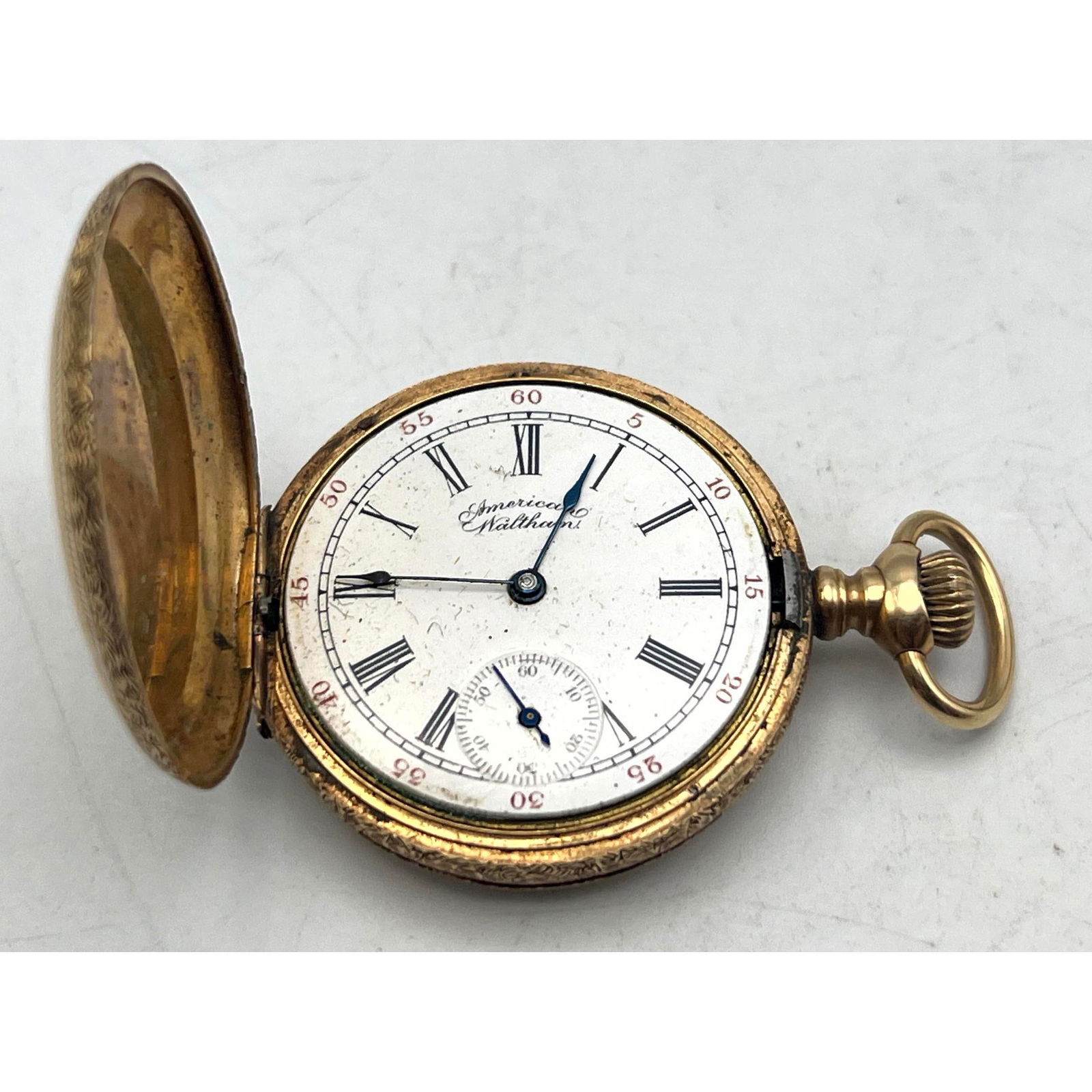 14K Gold AMERICAN WALTHAM WATCH Co Pocket Watch. Antique. Decorative engraved closed case. Marked 14 (1 of 10)
