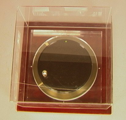 70's Modern Mystery Clock by JECO. 1 1/4" thick: 70's Modern Mystery Clock by JECO. 1 1/4" thick Plexiglas. In custom case. Marked.-- Dimensions: H: 6.5 inches: W: 11.5 inches --- US Shipping charge: $28