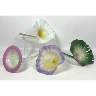 4pcs Hand Blown Art Glass Flowers.: 4pcs Hand Blown Art Glass Flowers. Dimensions: Height: 6.5 inches, Width: 9 inches, Depth: 9 inches. - Additional Dimensions: Smaller H: 7 inches, W: 7 inches, D: 11 inches --- US Packing and Shipping