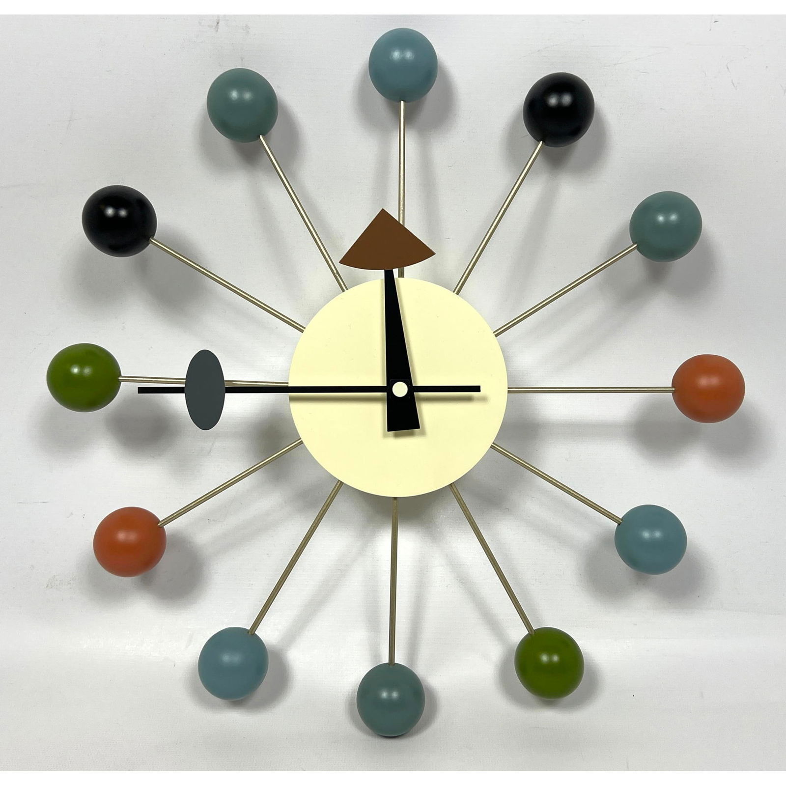 GEORGE NELSON style Ball clock. Contemporary. Battery Op. (1 of 8)