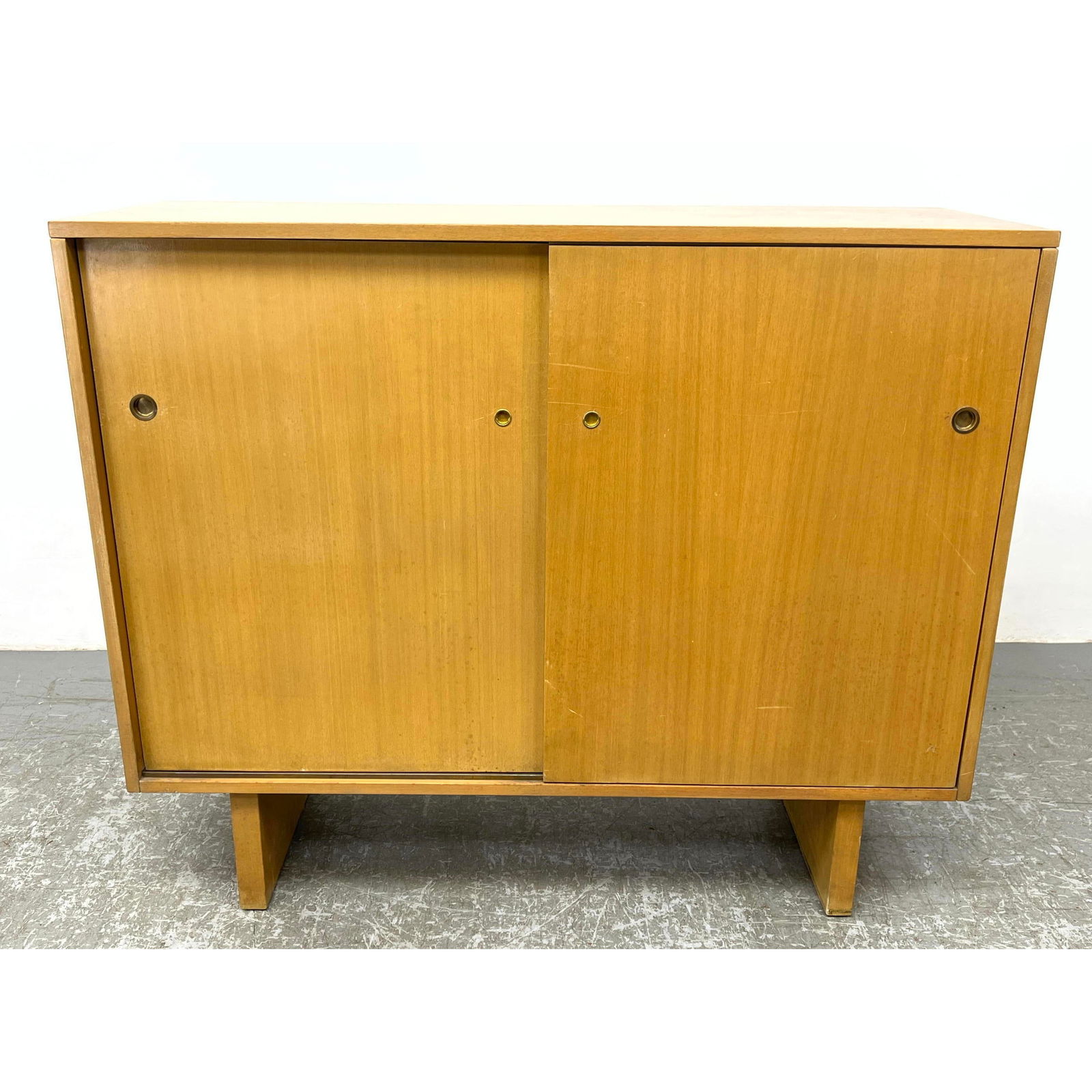 TH Robsjohn-Gibbings for Widdicomb Furniture  Cabinet bleached walnut (1 of 9)