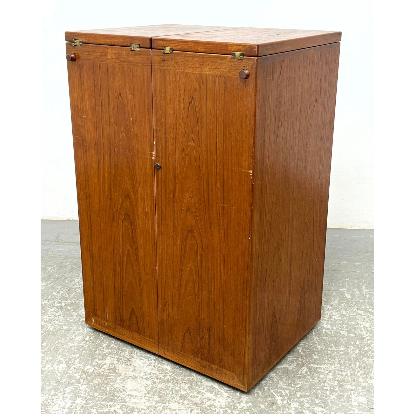 Dyrlund Danish Modern Teak Folding Bar Cabinet on wheels. Complete with all inserts. Stelton metal t (1 of 17)