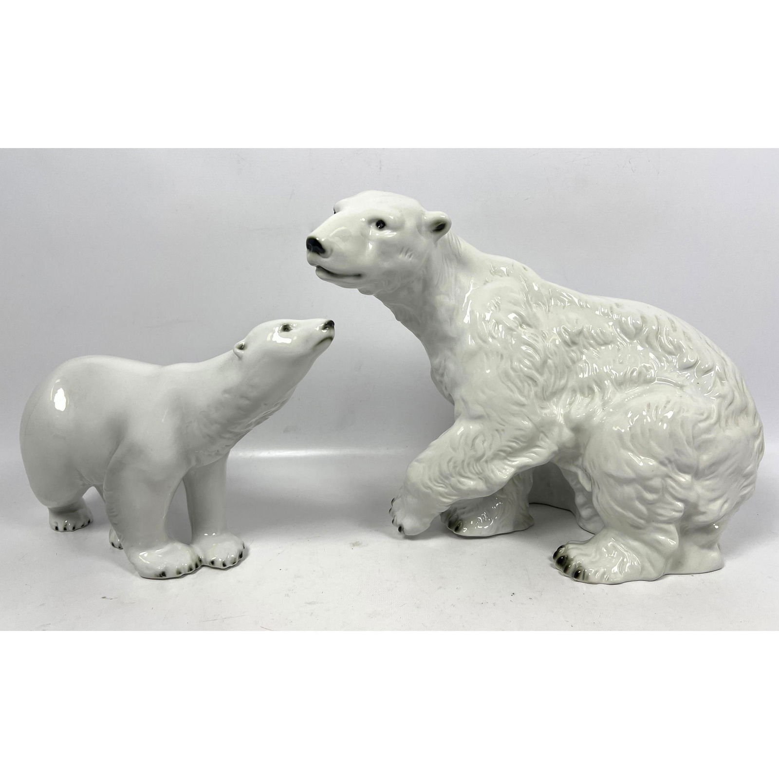 2pc ROYAL DUX Polar Bears. Sculpture figures. (1 of 13)
