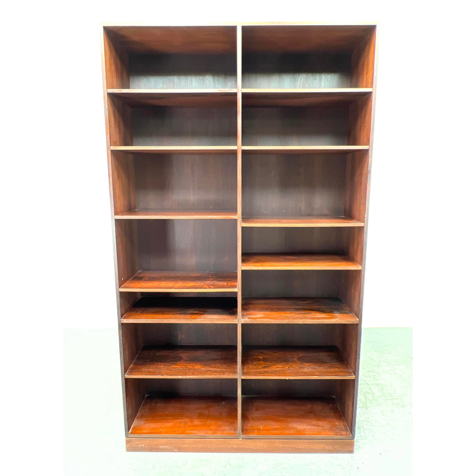 Danish Modern Rosewood Bookcase Shelves. Hundevad style.: Danish Modern Rosewood Bookcase Shelves. Hundevad style. Dimensions: Height: 75.25 inches, Width: 43.5 inches, Depth: 12 inches. --- - - We offer curbside delivery to NYC, Manhattan, Close Brooklyn, H