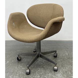 Pierre Paulin Little Tulip Rolling Desk Chair. Heavy.: Pierre Paulin Little Tulip Rolling Desk Chair. Heavy. Dimensions: Height: 29.5 inches, Width: 28.25 inches, Depth: 21 inches. - Seat Height: 17.5 inches --- - - We offer curbside delivery to NYC, Manh