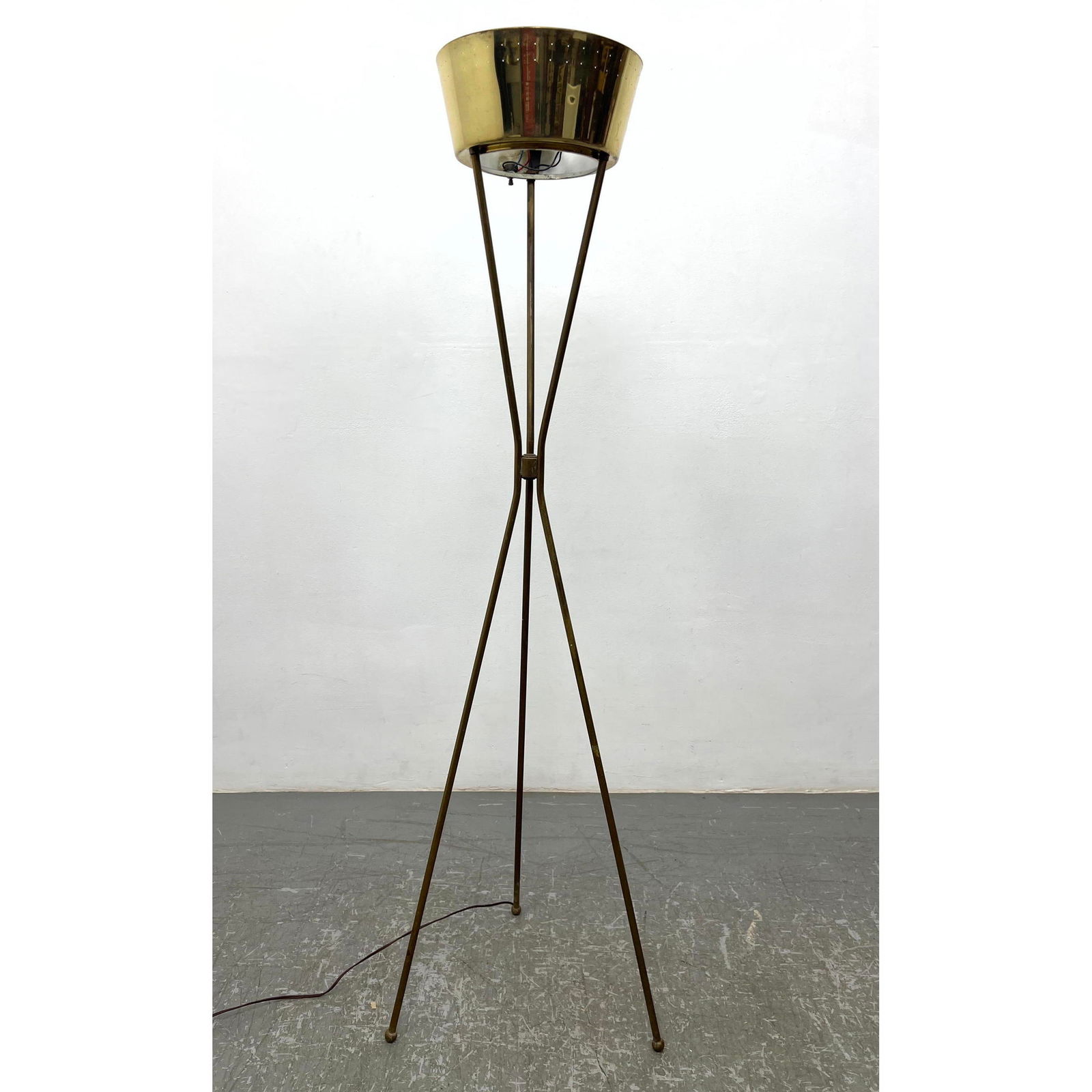 Vintage Brass Tripod Floor Lamp Untested. Gerald Thurston Style. Takes a large size bulb in which we (1 of 11)
