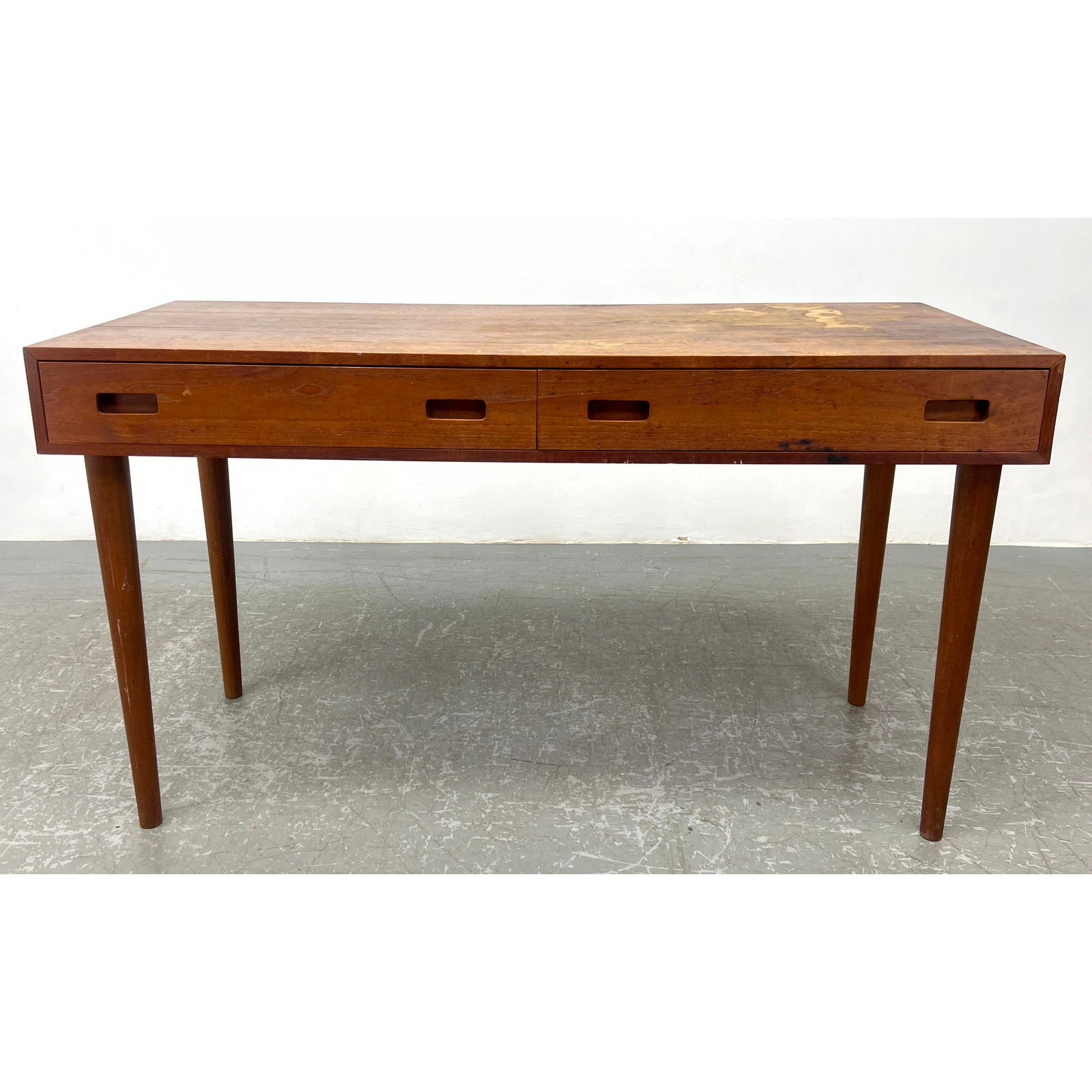 Mid Century Modern 2 drawer Writing Table Desk with Tapered Legs. (1 of 12)