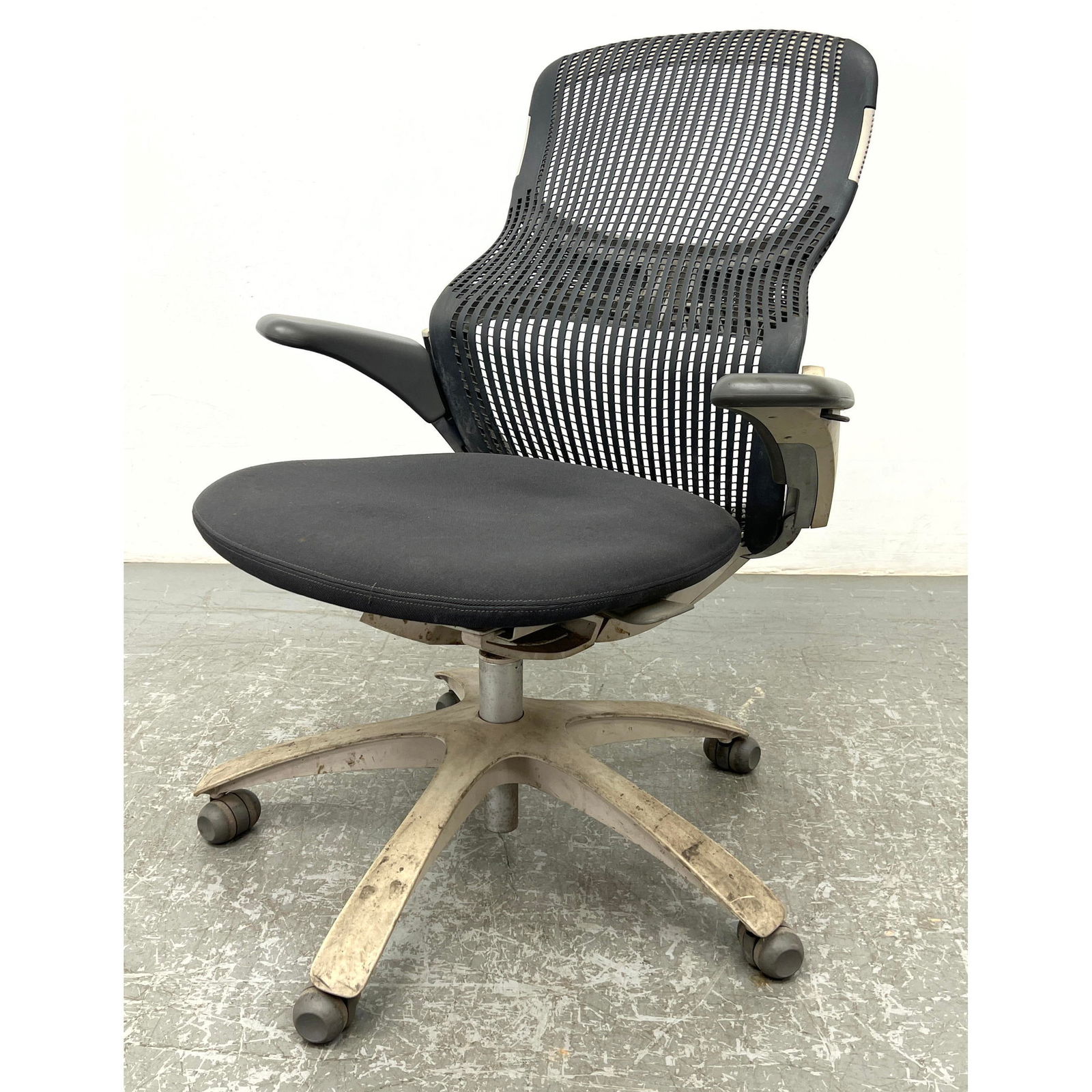 Knoll Generation Ergonomic Task Chair Office (1 of 16)