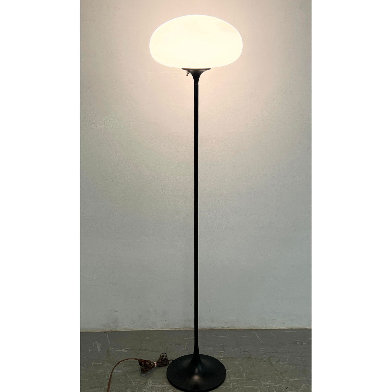 Black Laurel Tulip Floor Lamp. Unmarked. (1 of 13)