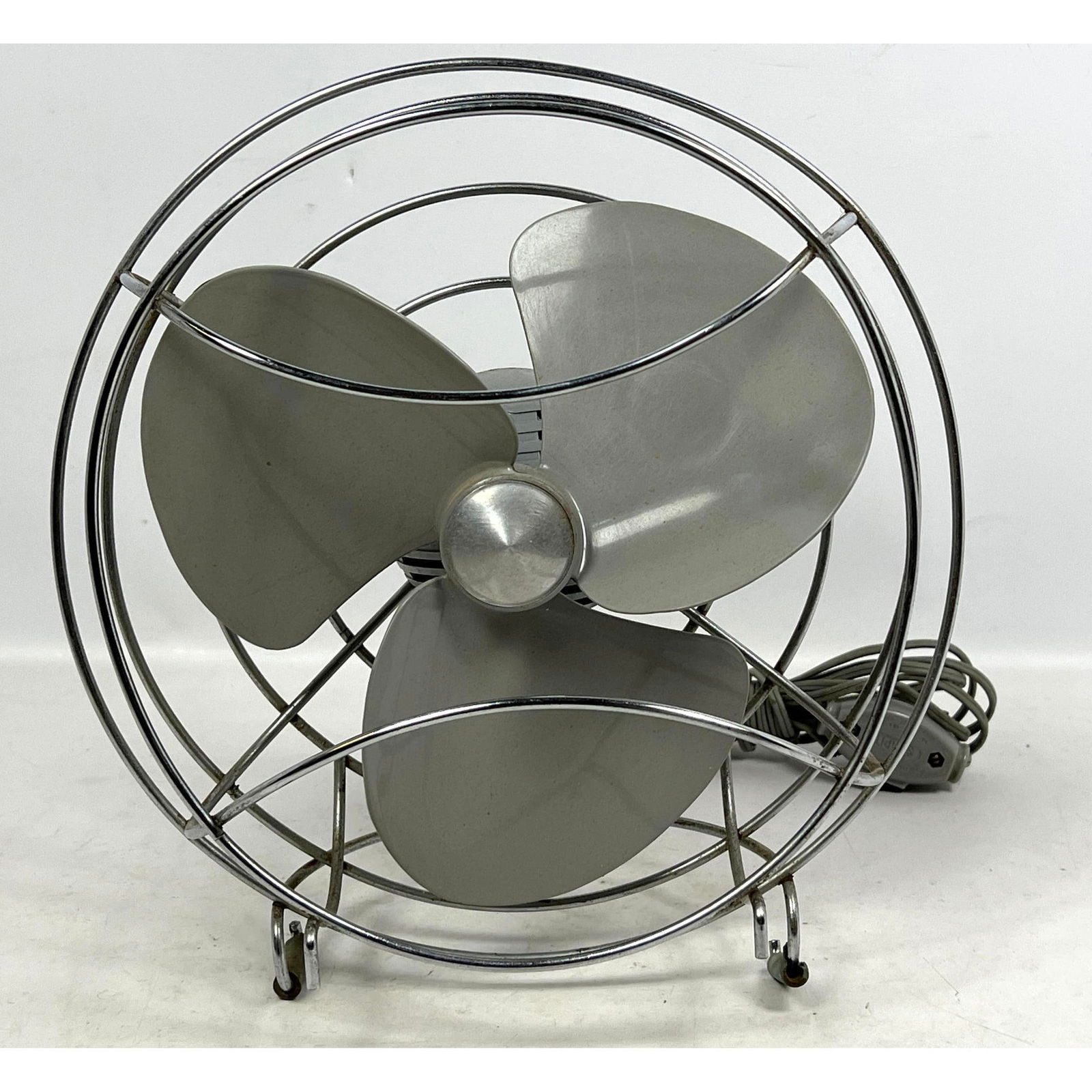 Small American Mid-Century Modern Westinghouse Round Fan (1 of 10)