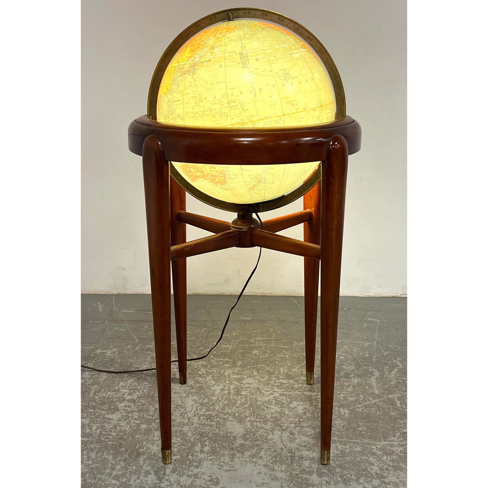 Replogle 16 inch light up library globe. Stylish walnut frame. (1 of 16)