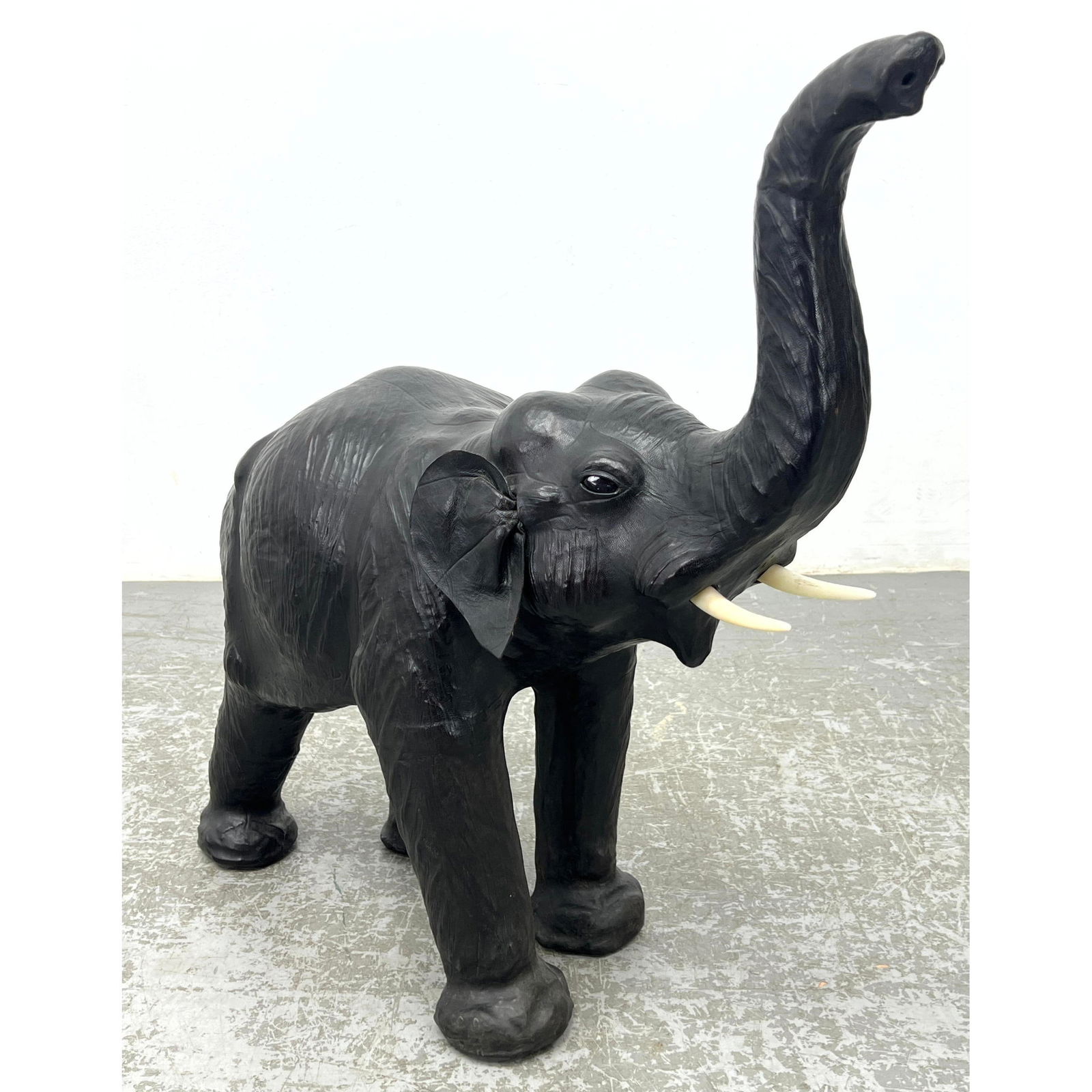 28" Leather elephant sculpture figure. (1 of 11)