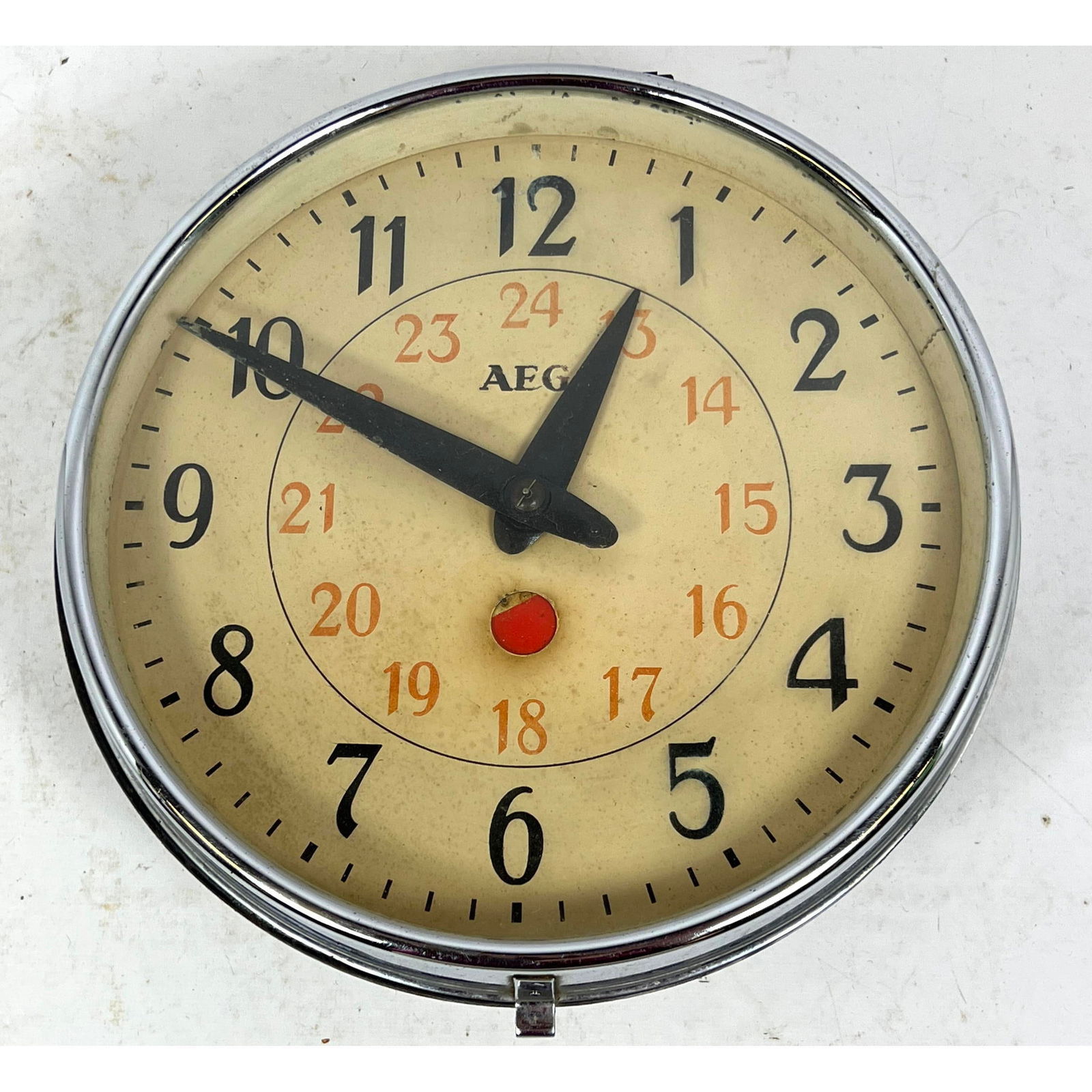 Peter Behrens, Electric Wall Clock, AEG, Germany, white metal dial with black lacquered steel hands, (1 of 9)