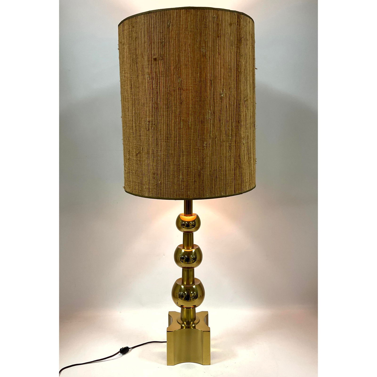 Tommy Parzinger for Stiffel table lamp. (1 of 10)