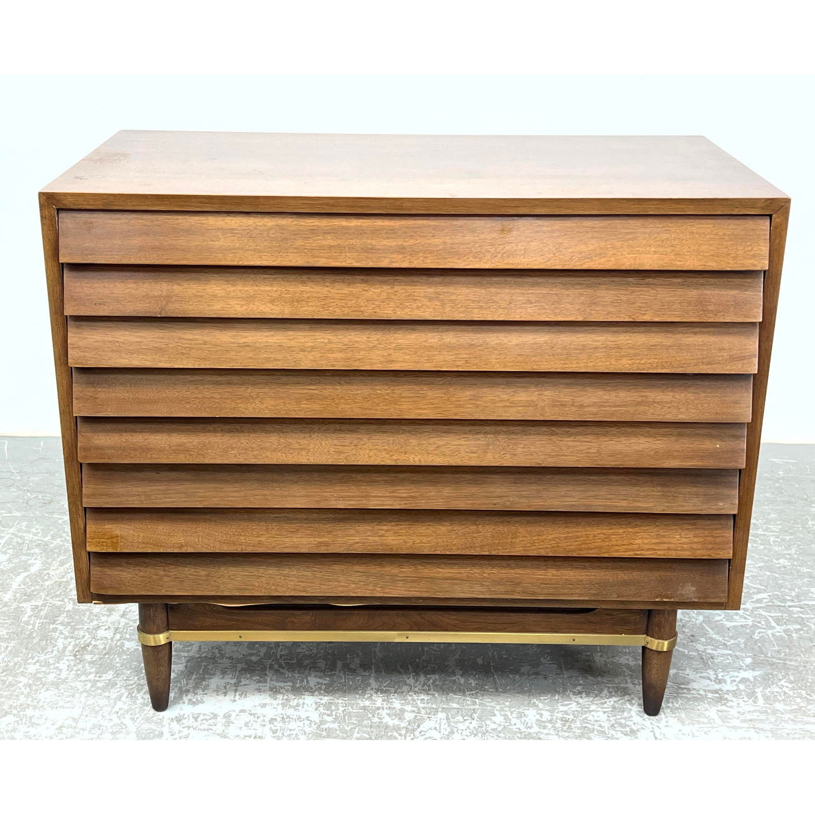 Merton Gershun Dania Series American Martinsville Chest Dresser. (1 of 11)