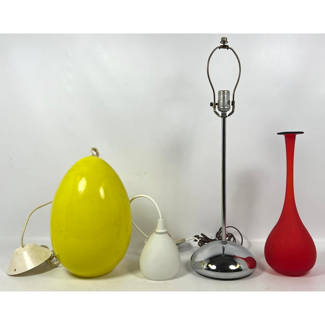 4pcs Lot Robert Sonneman Chrome Ball Base Table Lamp, Yellow Glass Pendant Lamp, Small Glass Hangin: 4pcs Lot Robert Sonneman Chrome Ball Base Table Lamp, Yellow Glass Pendant Lamp, Small Glass Hanging Light Marked "Vianne France", Red and Blue Lip Glass Vase Dimensions: Height: 26 inches, Width: 8 i