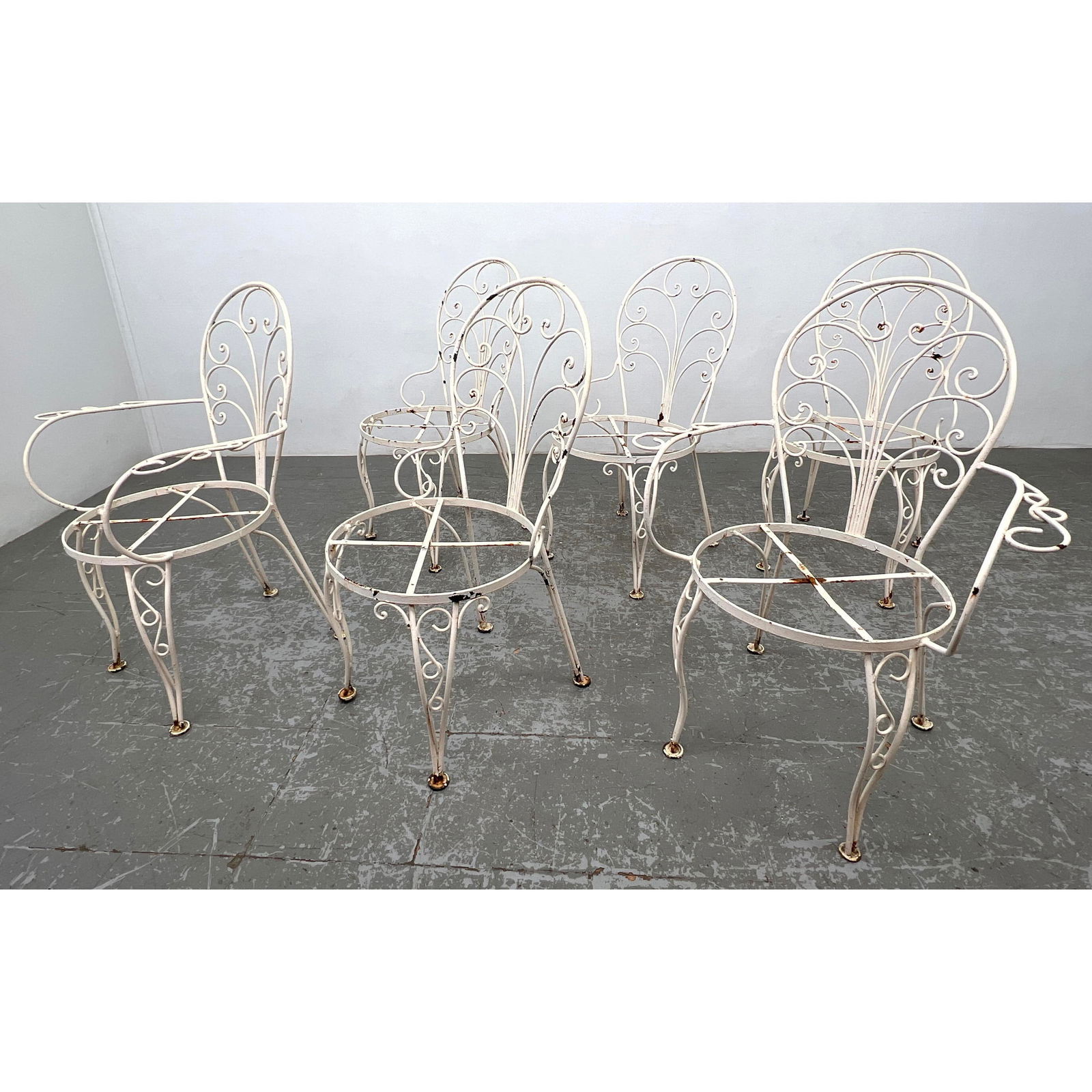 Set 6 Decorative Salterini Style iron patio Chairs consisting of 4 side chairs and 2 armchairs. Mis (1 of 15)