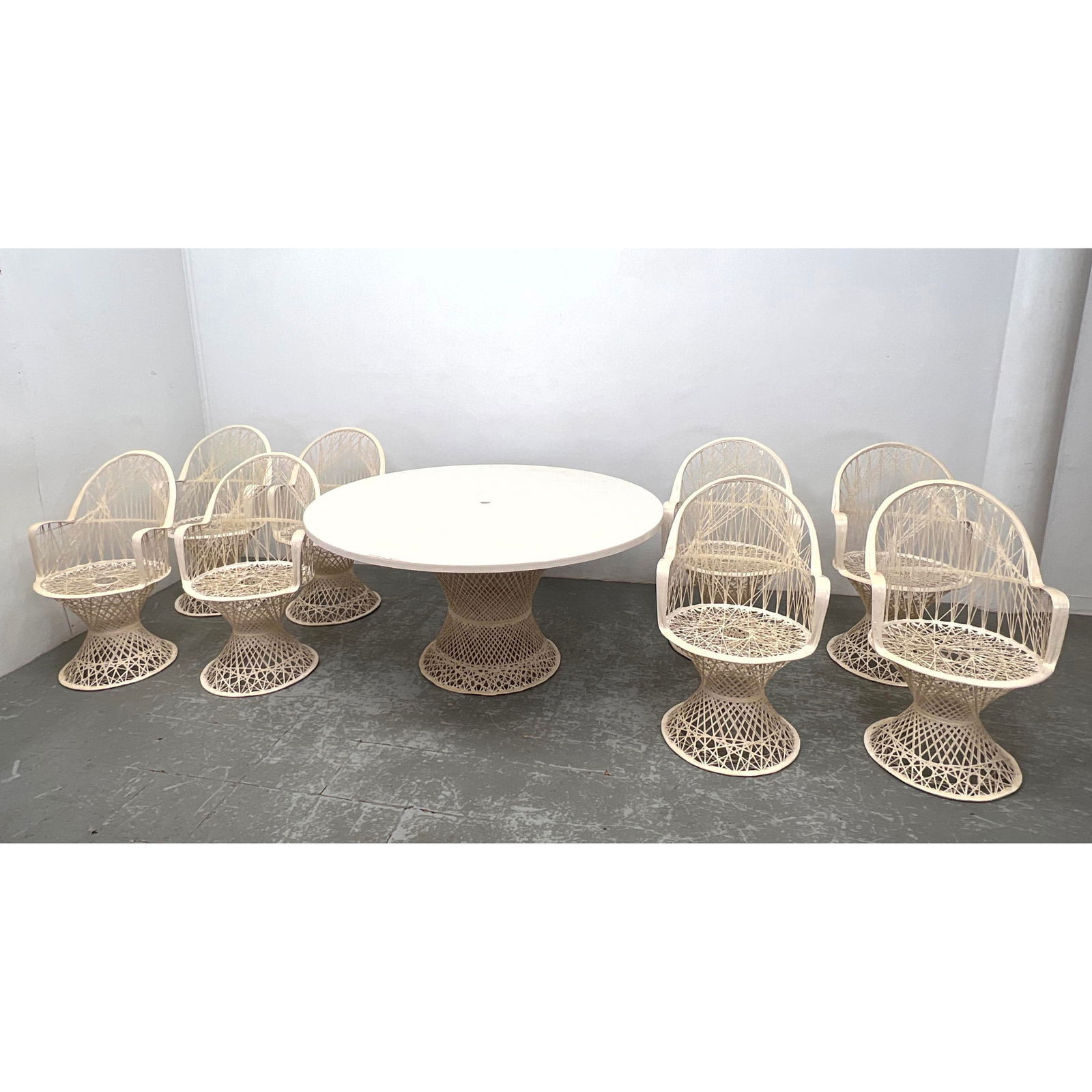 9pc Mid Century Modern Spun Fiberglass Dining Patio Set. Table and 8 Chairs. Russell Woodard Style. (1 of 17)