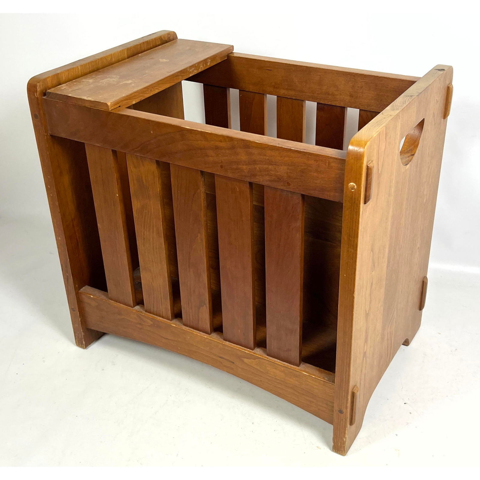 Stickley 91108 cherry magazine rack. Arts and Crafts Mission. (1 of 9)