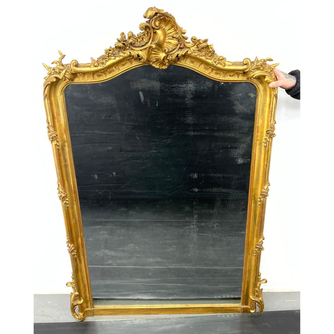 Large Decorative Gilt Frame Over Mantle Mirror. (1 of 10)