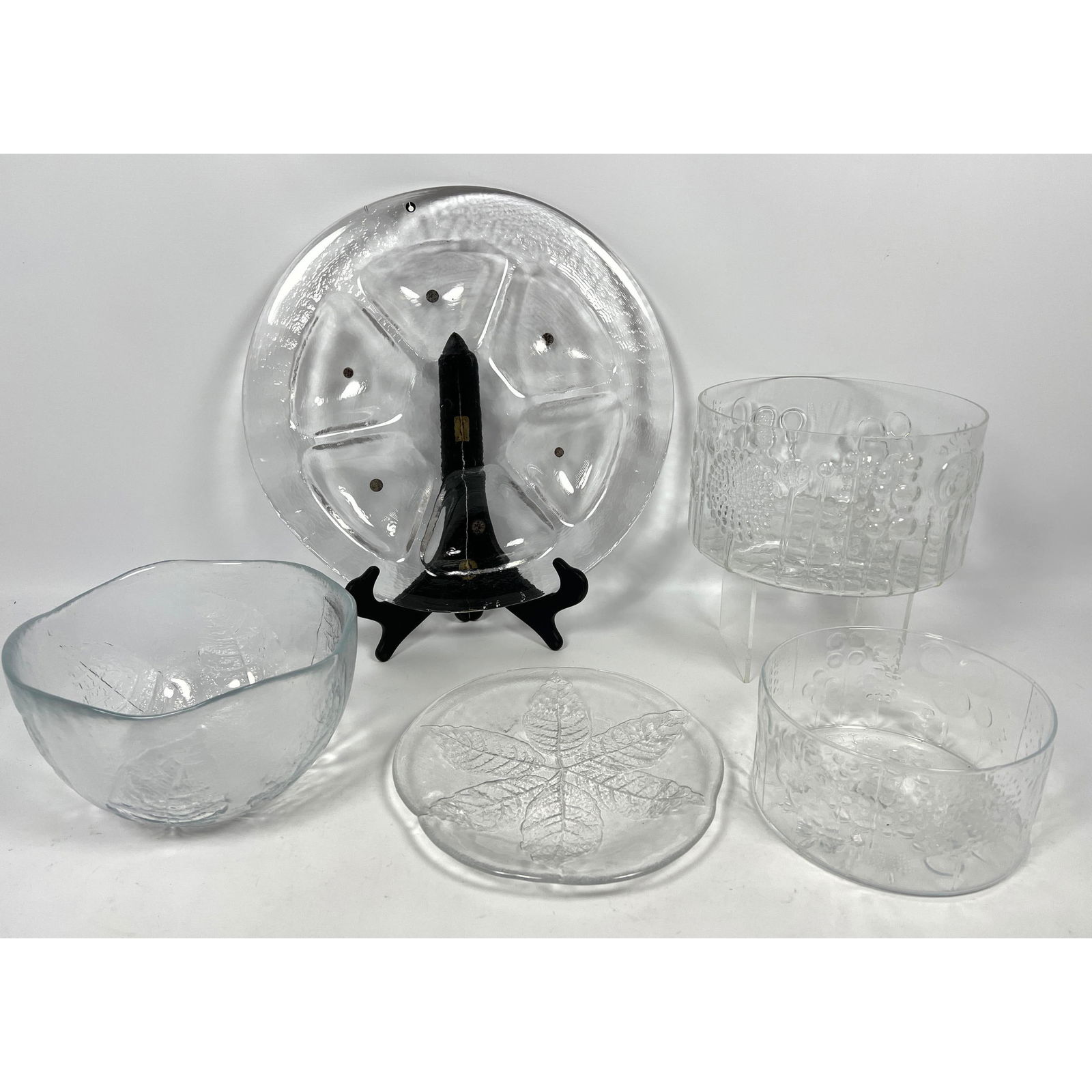 5pc Modernist Clear Glass Collection. Some signed. PUKEBERG Sweden. OIVA TOIKKA Bowl. Bowls, trivet.: 5pc Modernist Clear Glass Collection. Some signed. PUKEBERG Sweden. OIVA TOIKKA Bowl. Bowls, trivet. Dimensions: Height: 12 inches, Width: 12 inches. --- US Packing and Shipping charge: In house shipp