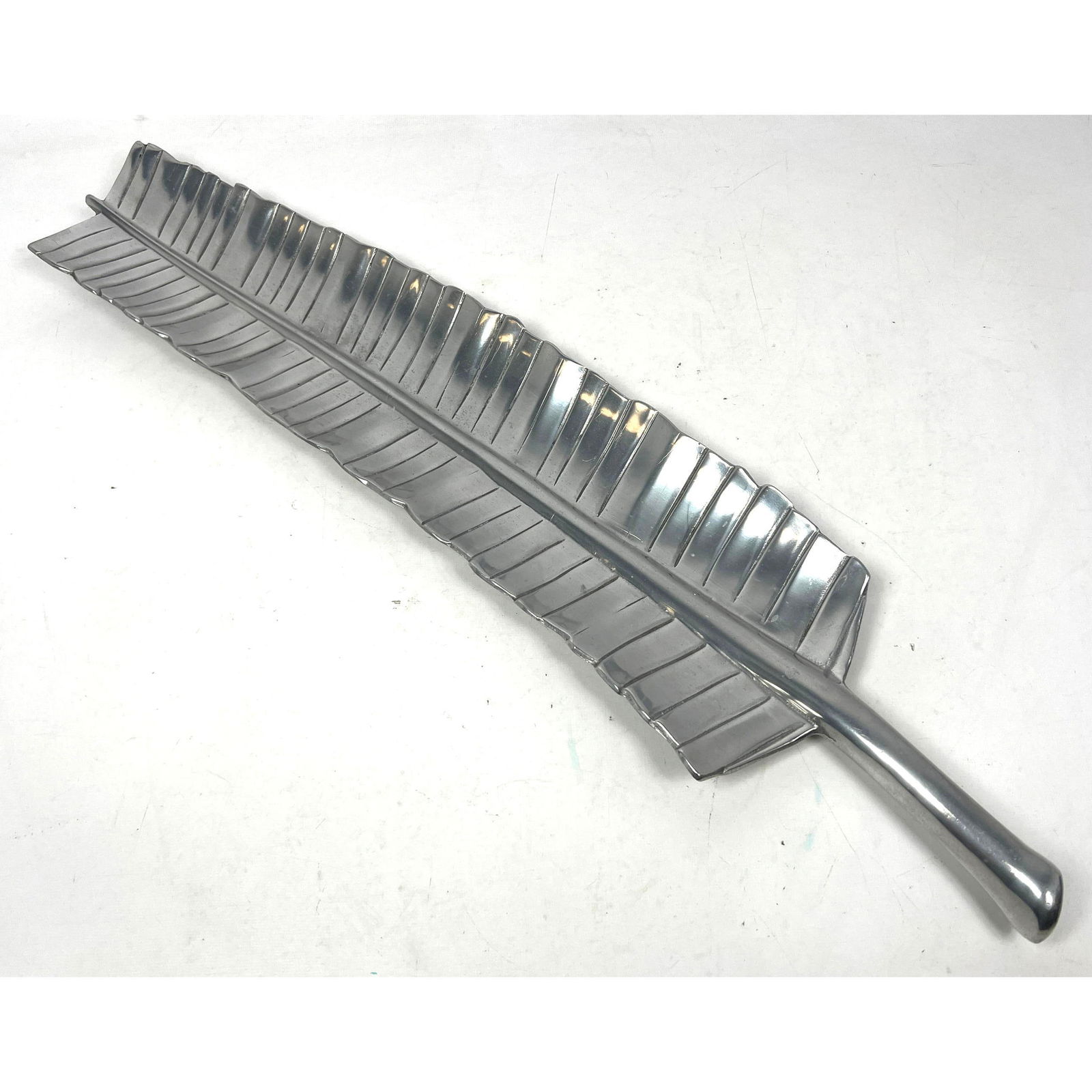 WILTON Leaf Serving Dish. Cast Aluminum. (1 of 8)