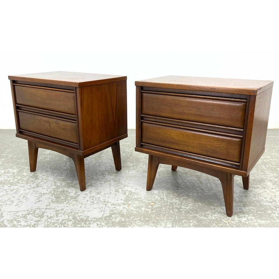 Pr UNITED American Modern Walnut Night Stands. Decorative Paneled Facades. Marked. (1 of 13)