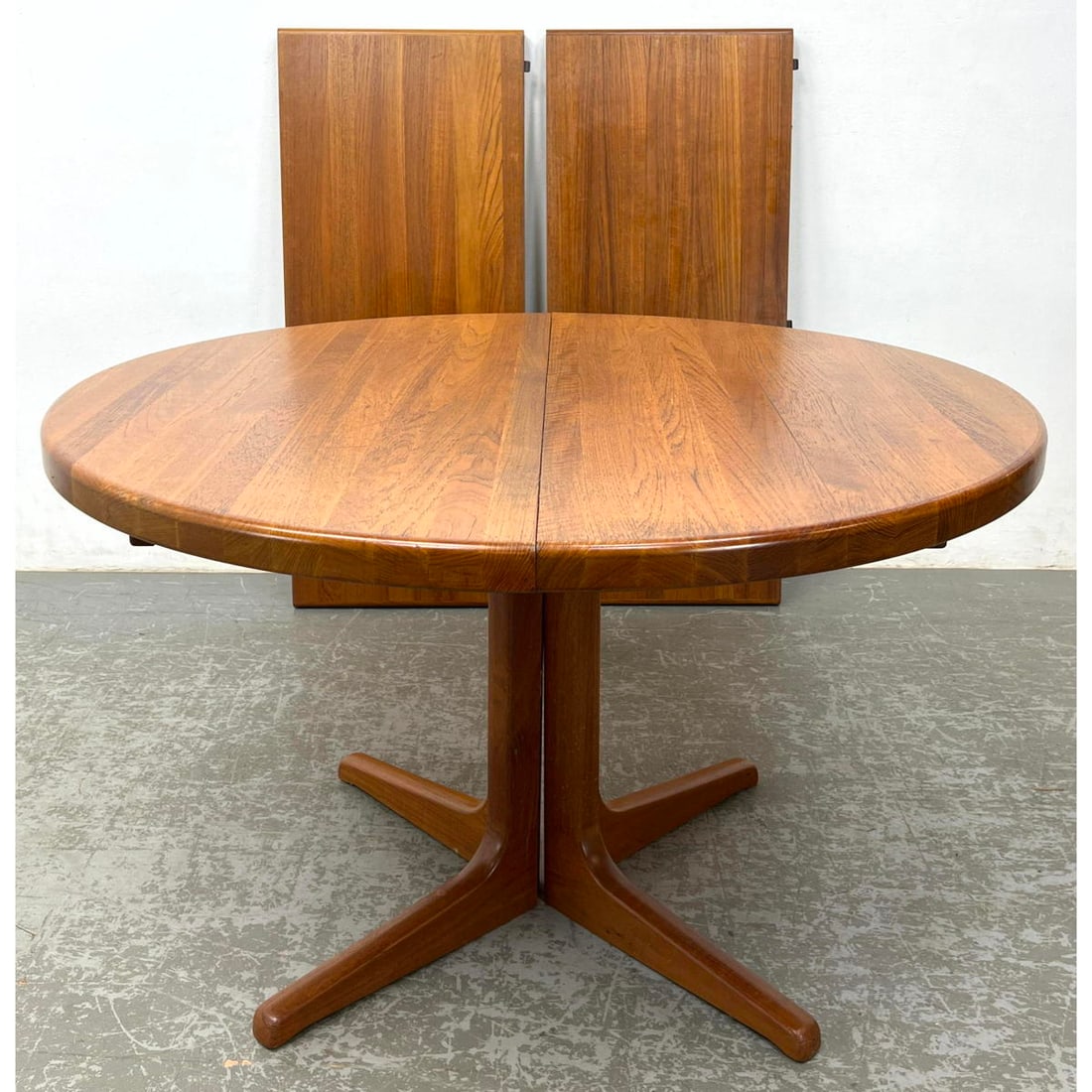 Modernist Round Pedestal Base Dining Table. Pieced Top and Leaves. (1 of 10)
