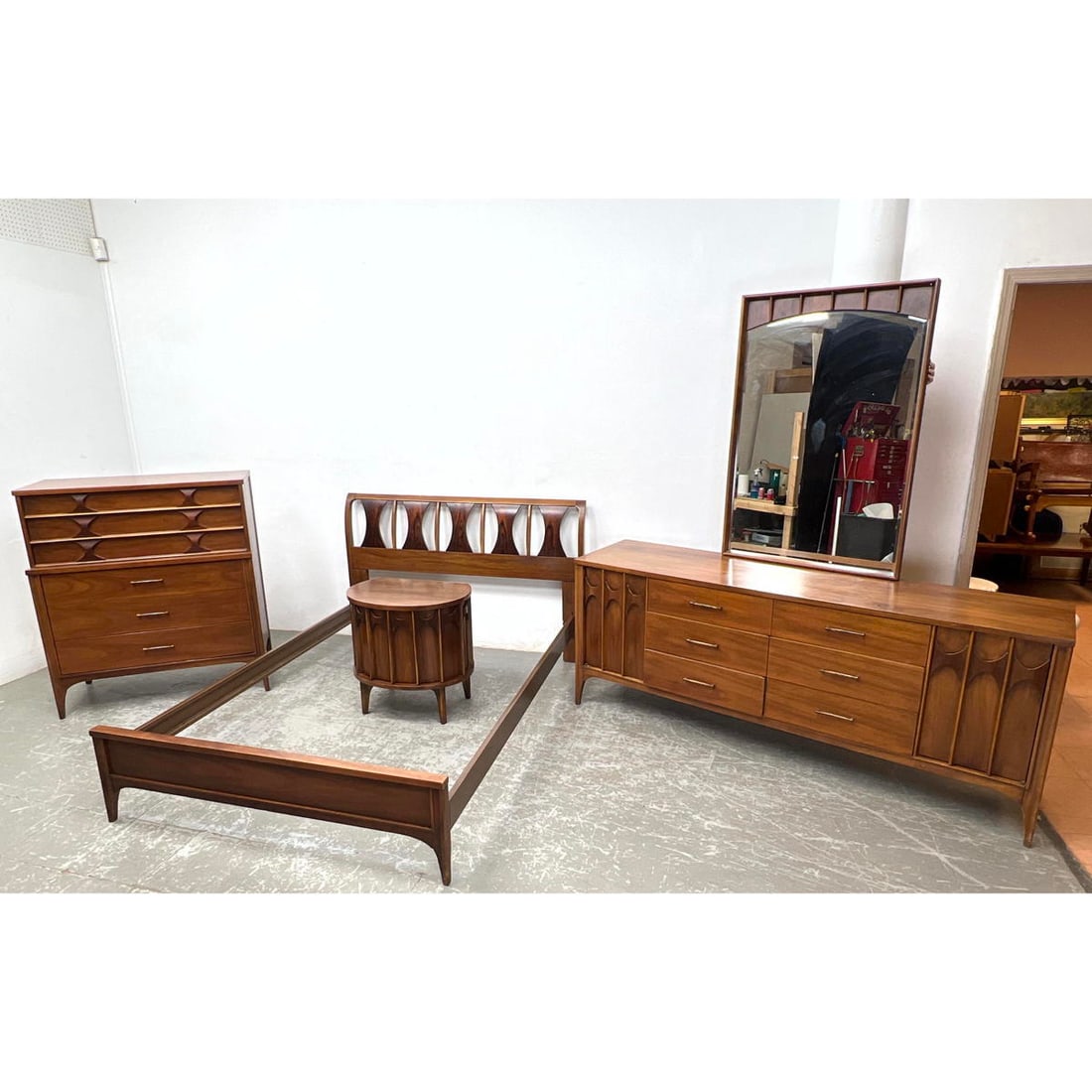 5pc KENT COFFEY "Perspecta" Series Bedroom Set. American Modern Walnut with Rosewood Arched Bowed De (1 of 20)