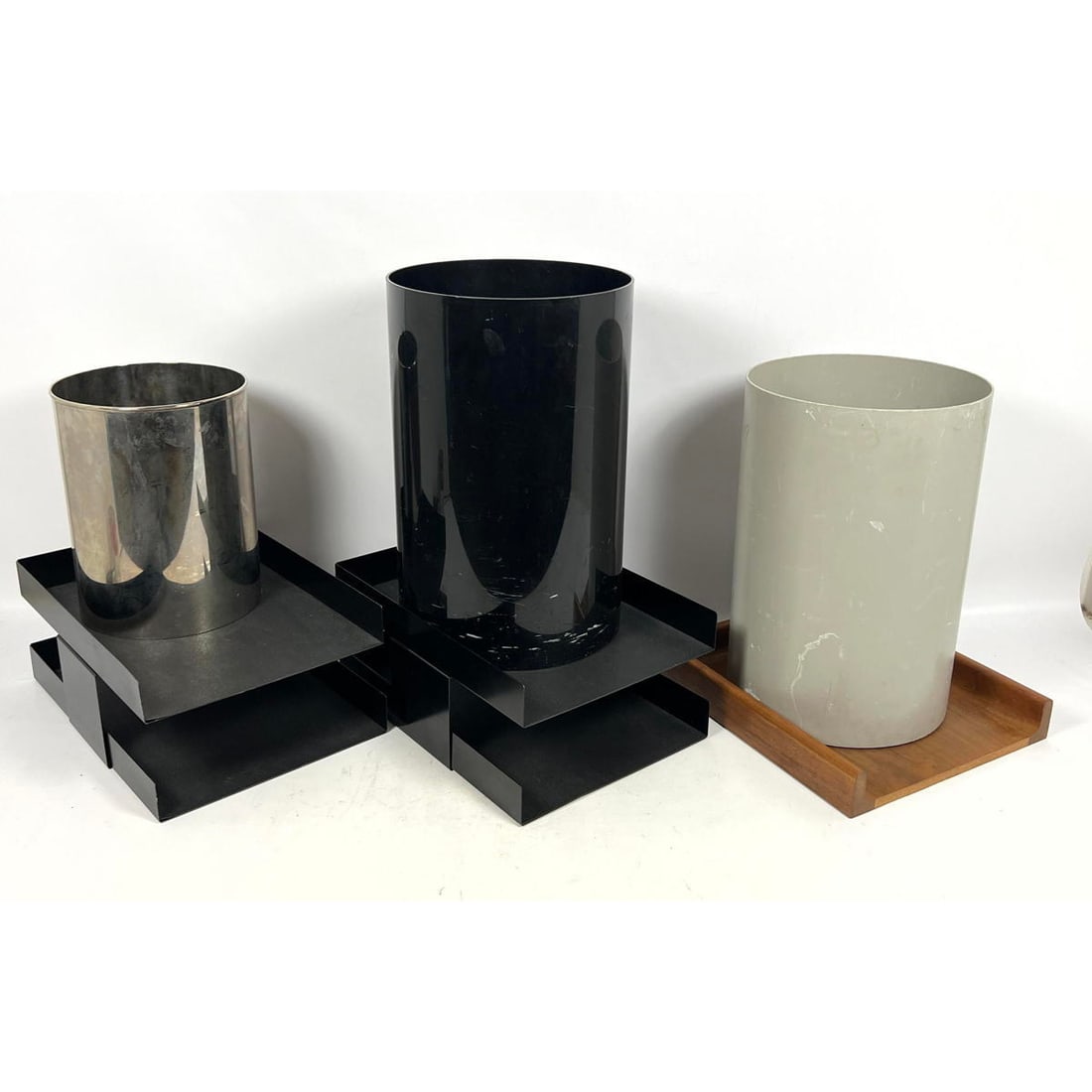 6pc Office Lot. Gino Colombini for Kartell Wastebasket, Peter Pepper Walnut Paper Tray, Pair enamel (1 of 20)