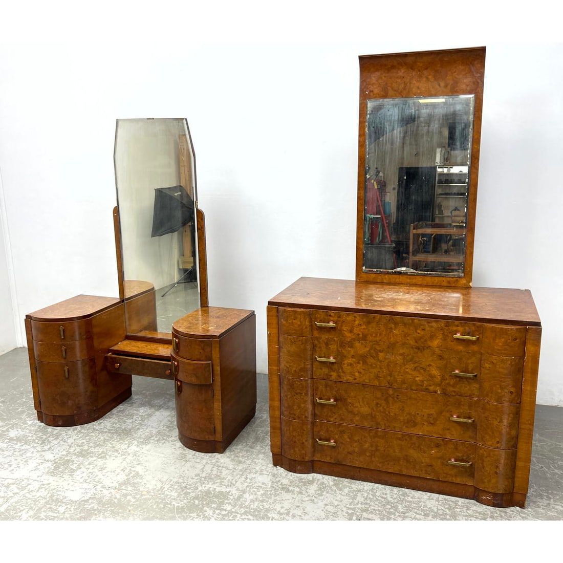 2pcs Art Deco Burl Dresser and Vanity, with two Mirrors, Bakelite Handles, Curved Front Design (1 of 20)