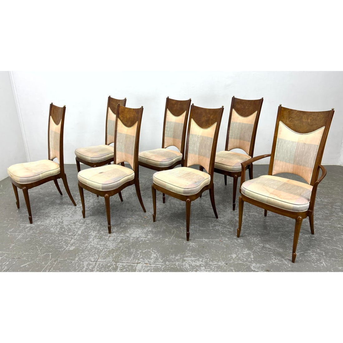 Set 6 Mastercraft attributed dining chairs in burl with sculpted legs and brass finials. (1 of 17)