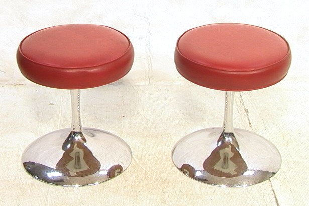 Pr Chrome and Vinyl Pedestal Base Stools with Chr: Pr Chrome and Vinyl Pedestal Base Stools with Chrome bases.-- Dimensions: H: 18 inches: W: 15.5 inches ---