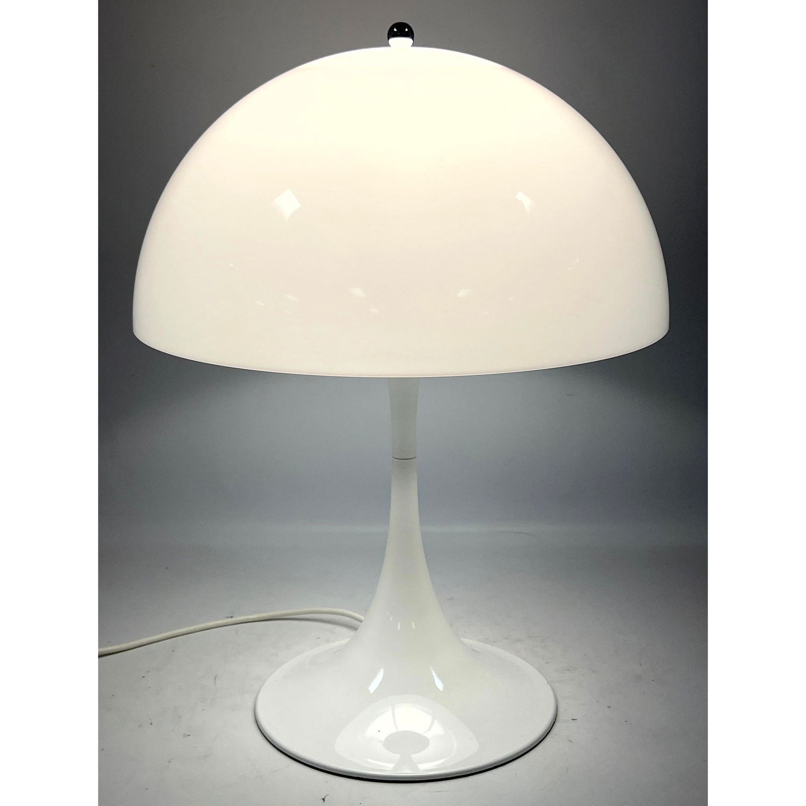 Verner Panton Panthella Table Lamp. (1 of 12)