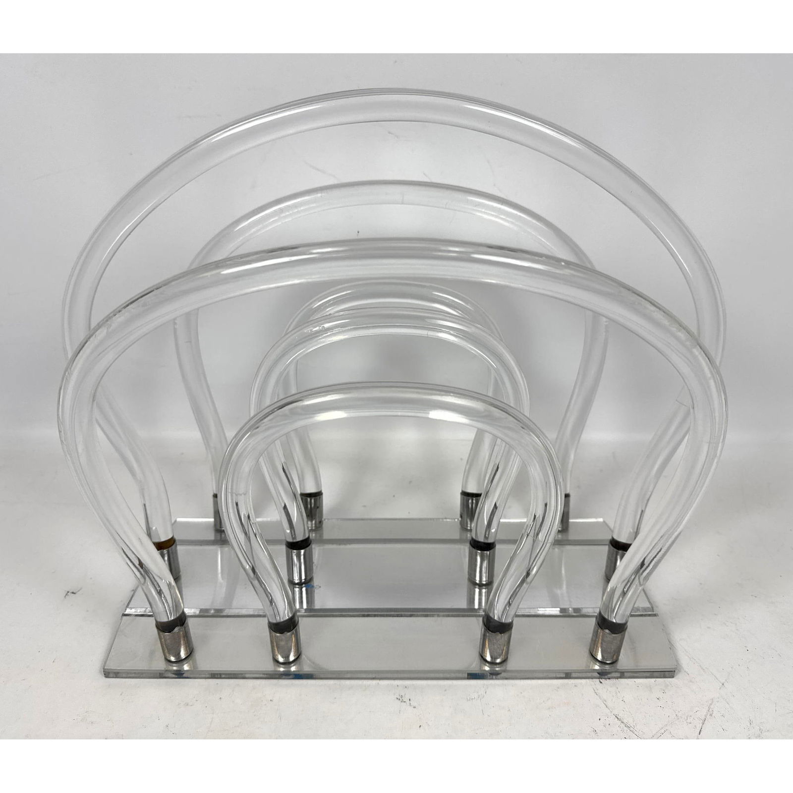 Dorothy Thorpe style lucite magazine rack (1 of 6)
