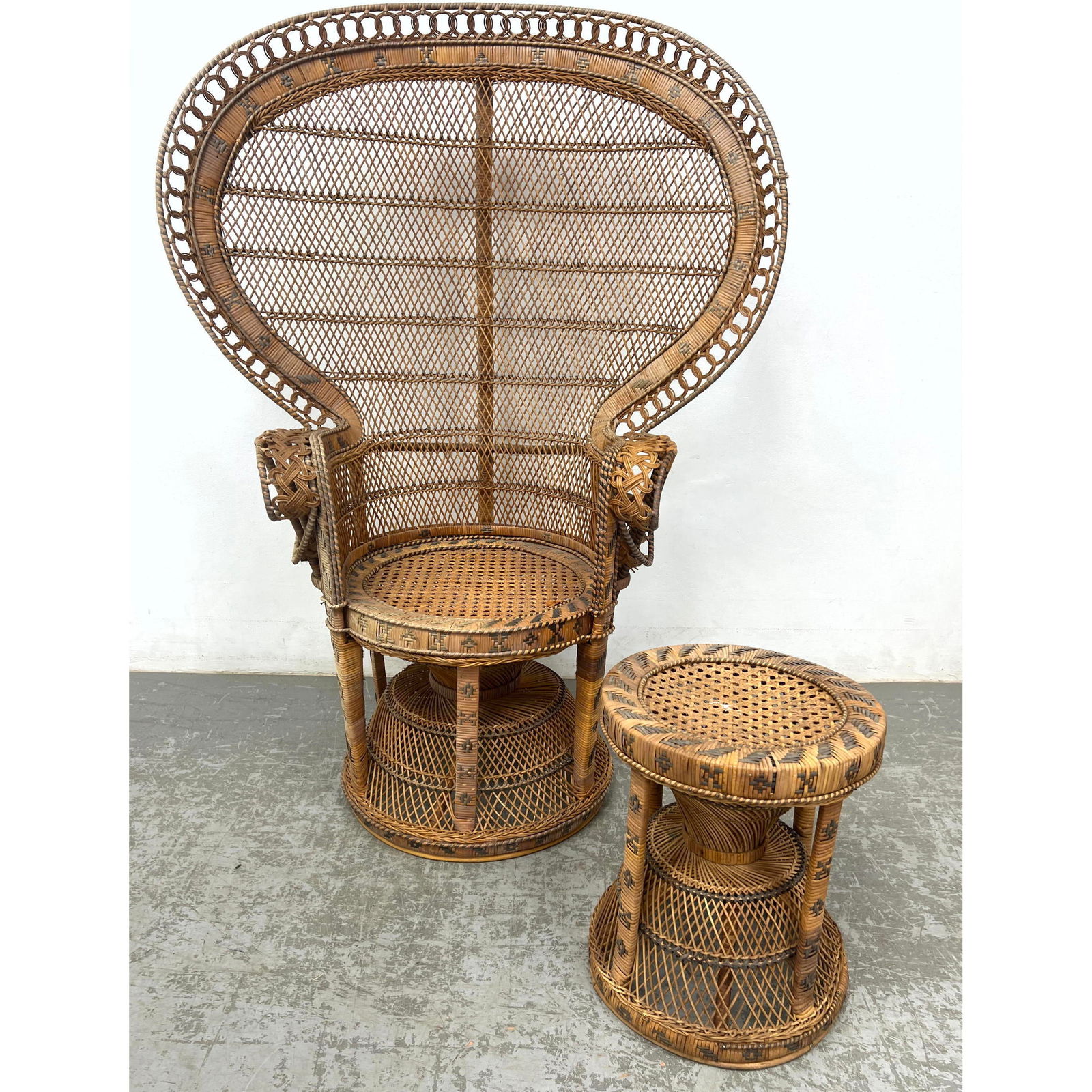 Wicker Rattan Fan Back Lounge Chair and Ottoman Table. (1 of 11)