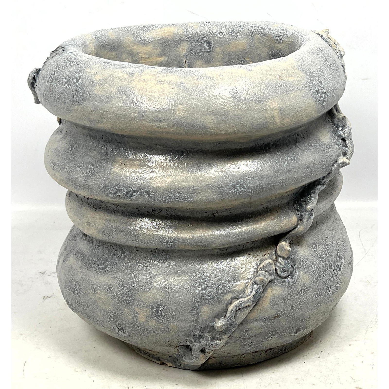 Heavy planter with polychrome gray finish. Cast stone. Garden Outdoor. (1 of 10)