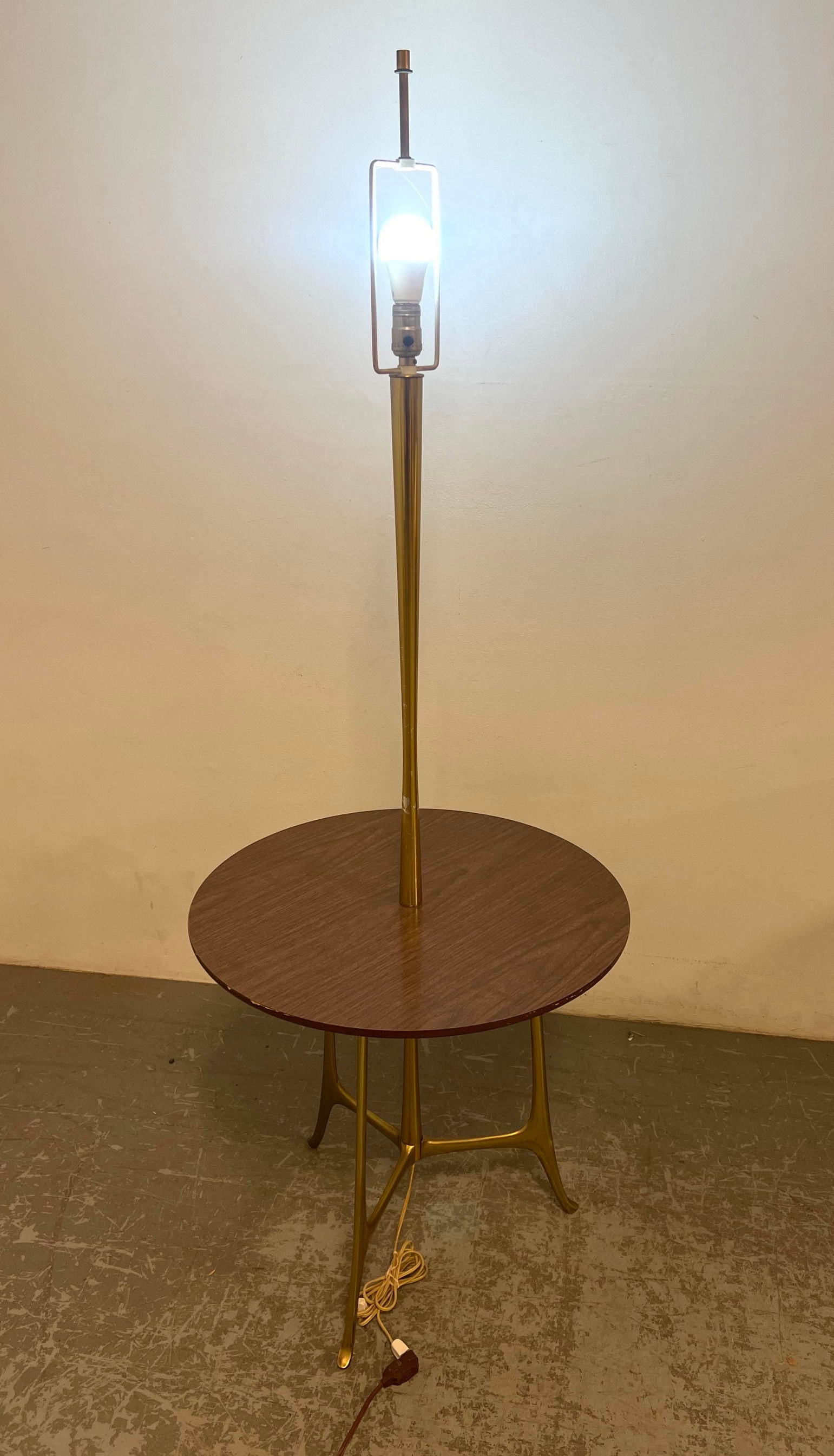 Laurel Mid-Century Modern sculptural cast brass tone metal base floor table lamp. Unsigned. Laminate (1 of 6)