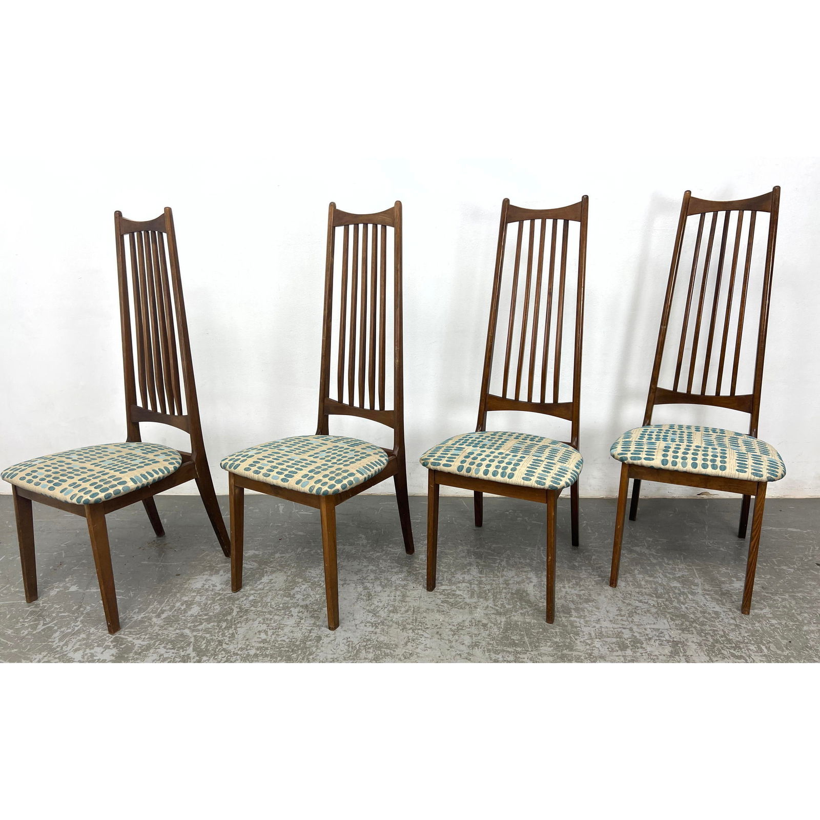 Set 4 Midcentury dining chairs. Made in Yugoslavia. (1 of 16)