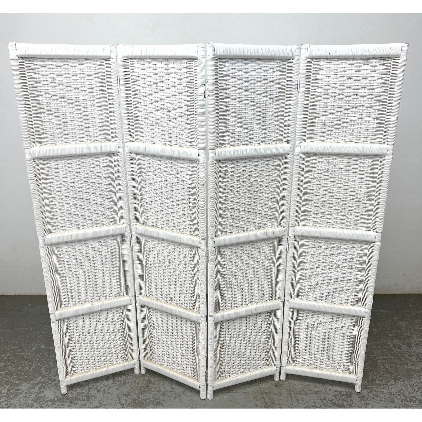 4 Panel White Wicker Folding Screen Room Divider. (1 of 7)