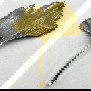 JOHN IVERSEN 18K Gold Ginkgo Leaf Brooch. Lovely Detailed Naturalist Textures. Artisan Studio Handcr: JOHN IVERSEN 18K Gold Ginkgo Leaf Brooch. Lovely Detailed Naturalist Textures. Artisan Studio Handcrafted Pin. Signed and Marked. Dimensions: Height: 3.5 inches, Width: 3 inches. Weight: 19.9 DWT ---