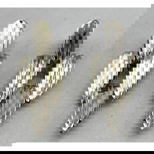 Vintage ROBERT LEE MORRIS Silver Hinged Dart Earrings. Pierced.: Vintage ROBERT LEE MORRIS Silver Hinged Dart Earrings. Pierced. Dimensions: Height: 2 inches, Width: .75 inches. --- US Packing and Shipping charge: Jewelry: $20 first item. $3 each additional, plus r