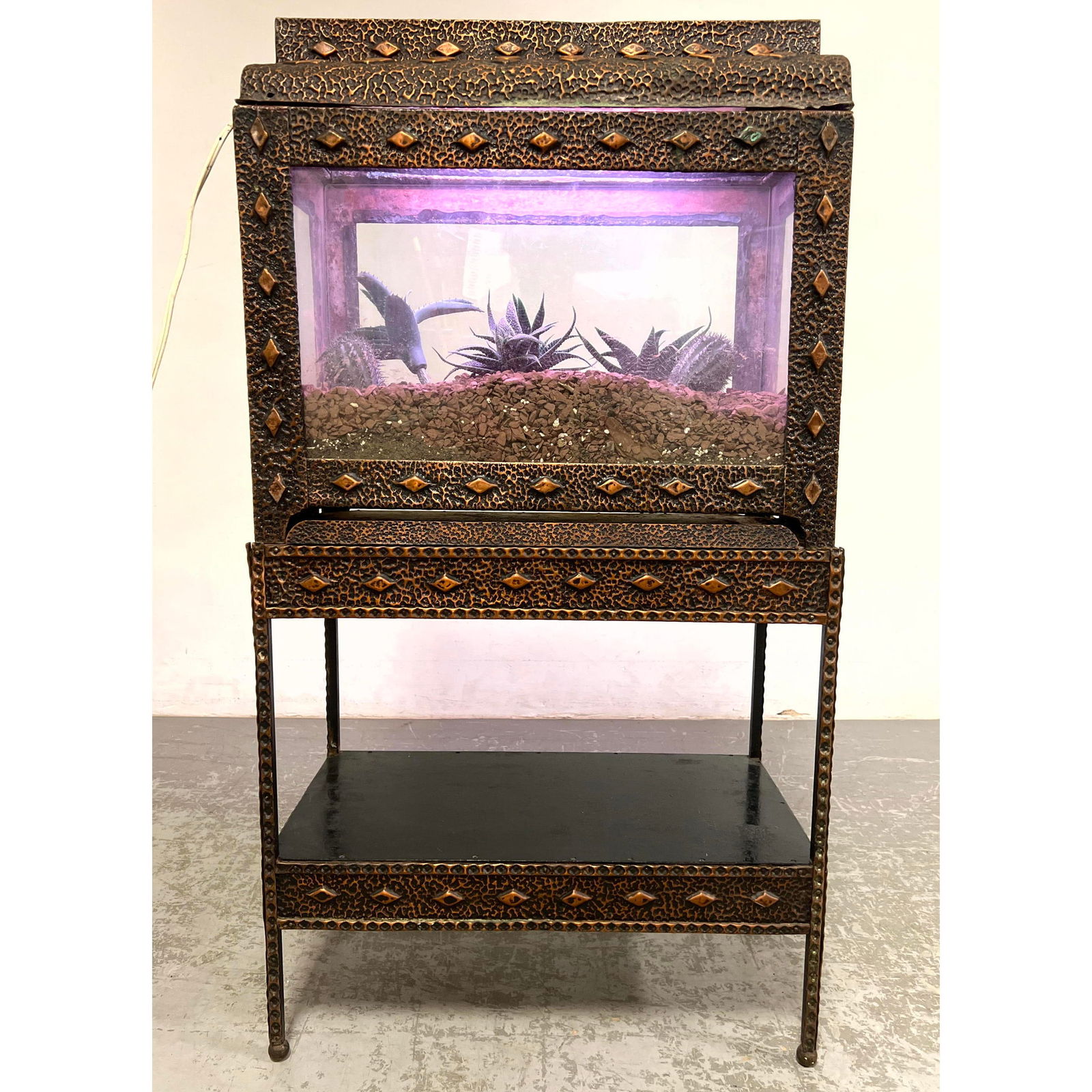 Arts and Crafts Hammered Copper Terrarium on Stand. Top lifts off. (1 of 16)