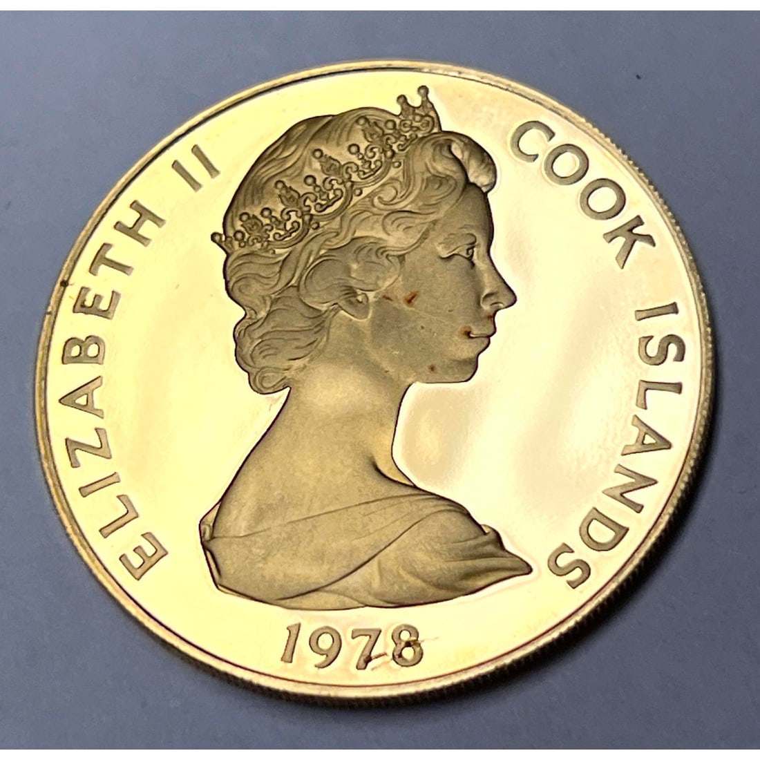 1978 Cook Islands .900 Gold  $200 coin. .4803 Troy oz. Comes with Franklin mint cover. All gold and (1 of 3)